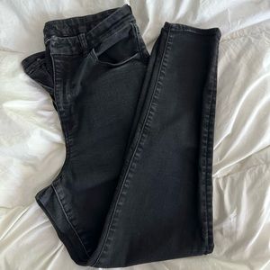 LIGHTLY WORN BLACK CURVY HI-RISE JEGGING